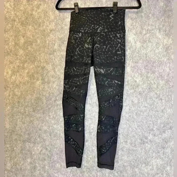 Lululemon Zig Zag Mesh Wunder Under - Size 4 - Picture 1 of 4